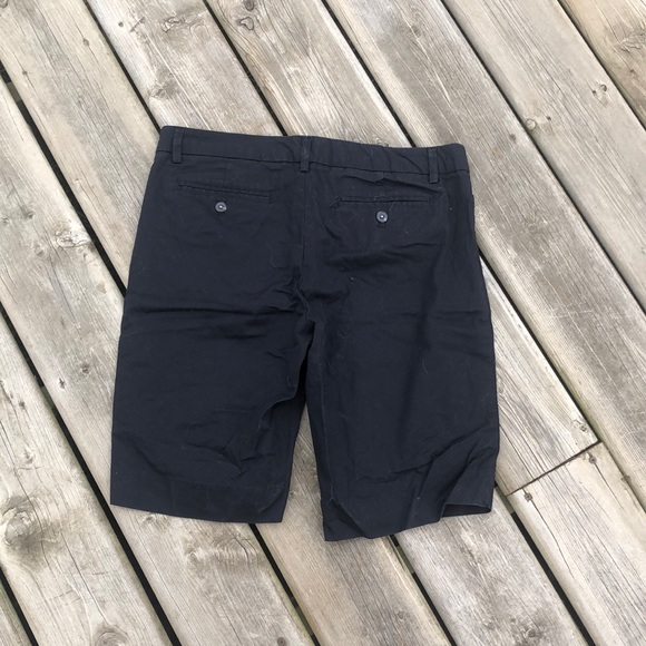 Gap Shorts 8 - Picture 3 of 3